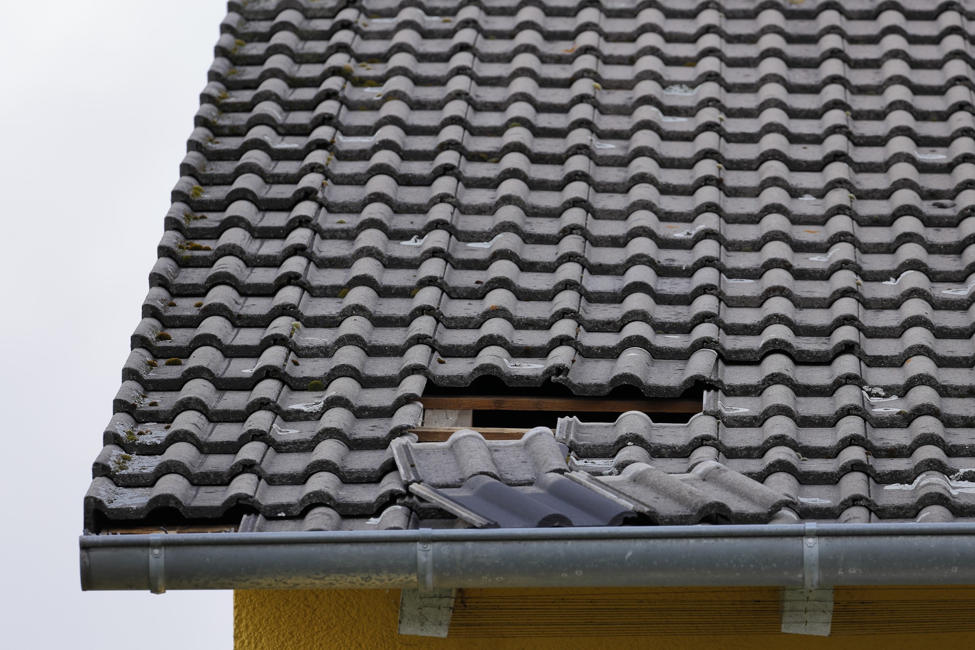 8 Signs You Need Tile Roof Repair - Ventura Roofing Company